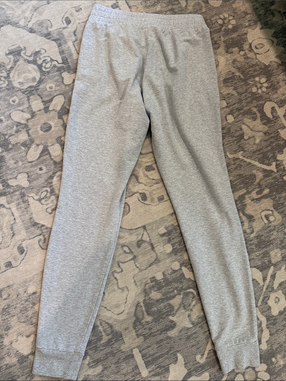 ALO Yoga Gray Heather Leggings with Small White Logo